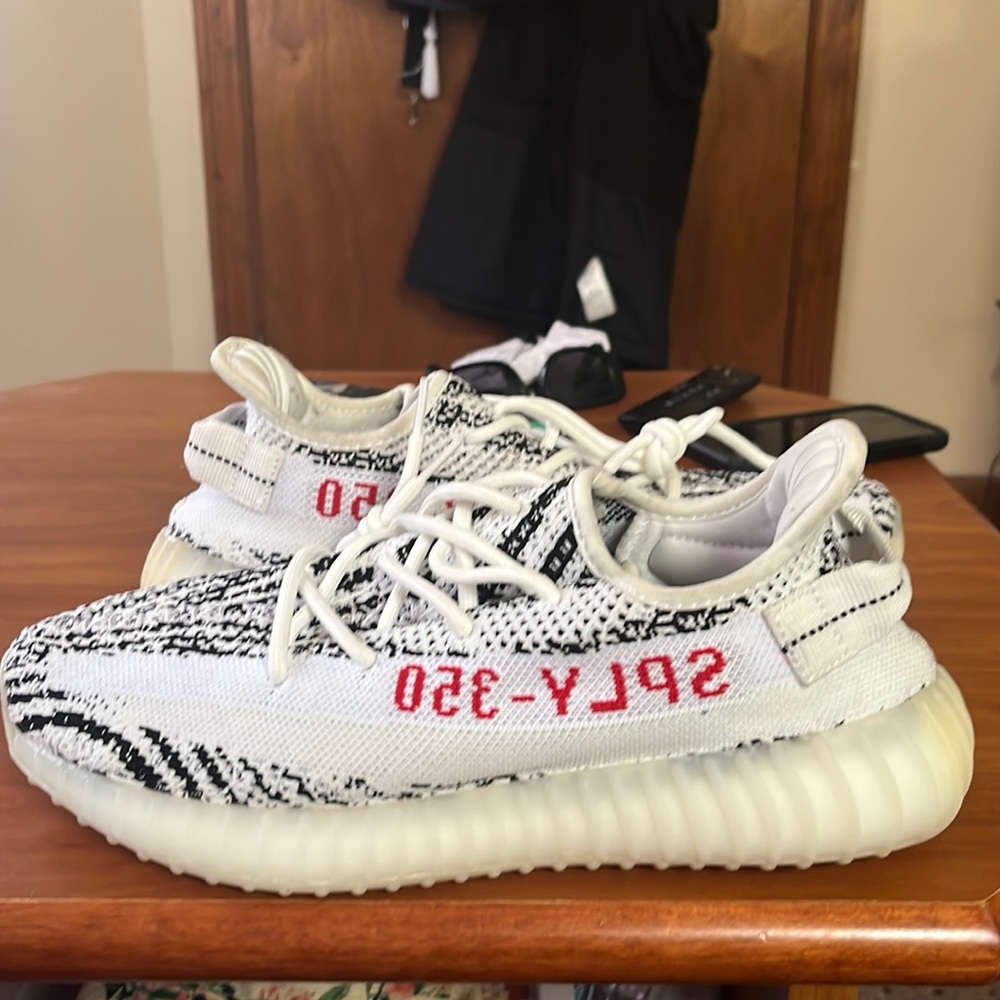 Adidas - Yeezy 350 V2 “Zebra”